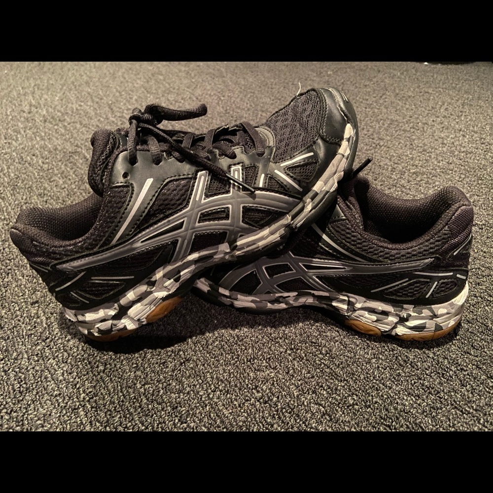 ASICS black sneakers - size 6